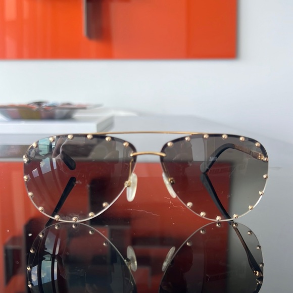 Louis Vuitton Sunglasses - Picture 1 of 3